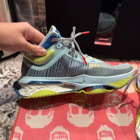 Size 9.5 - Nike Air Zoom GT Jump 2 Alpha Wave - Picture 3 of 14